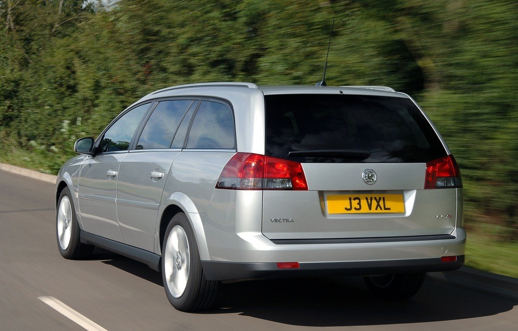 Vauxhall Vectra (2002 – 2008) Review | Honest John